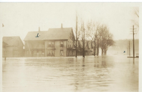 Flood of N Main, in 1927
